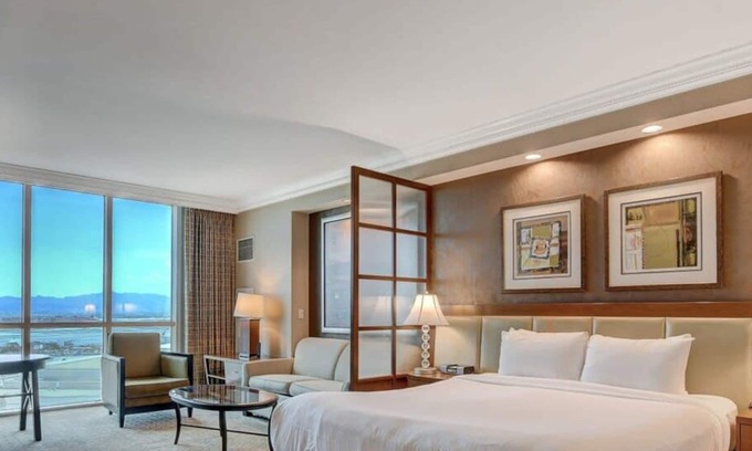 Las Vegas Condo | MGM Signature-17-718 Jacuzzi Studio