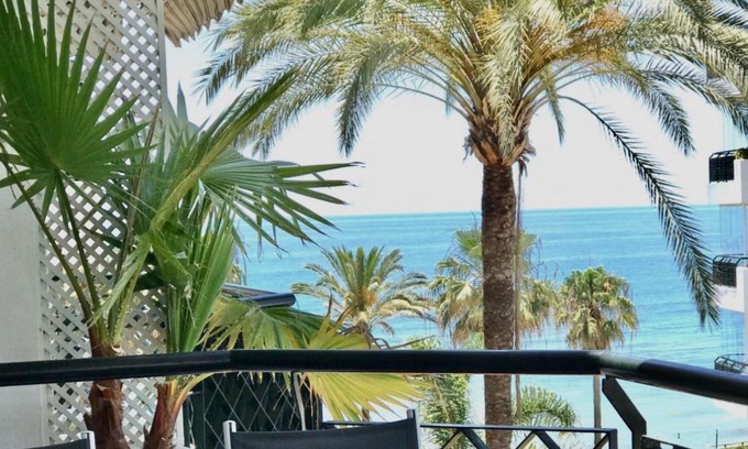 Sitio de Calahonda Apartment | MI CAPRICHO Beachfront 3 -1 Apartment with sea view - Costa del Sol