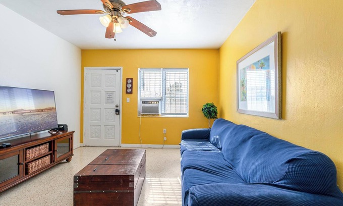 Allapattah Apartment | Miami House/Apartment Heart of Mia 2br/1 ba