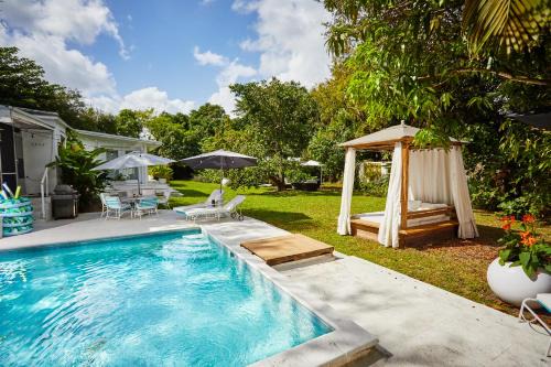 El Portal House | Miami Pool Cottage, tropical garden paradise