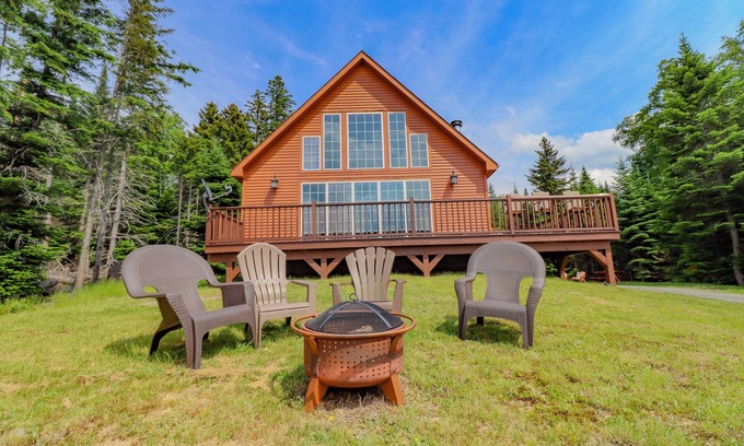 Rangeley House | 🐾Michaud Mountain Chalet - Private cabin with incredible views of Rangeley Lake! Dog Friendly