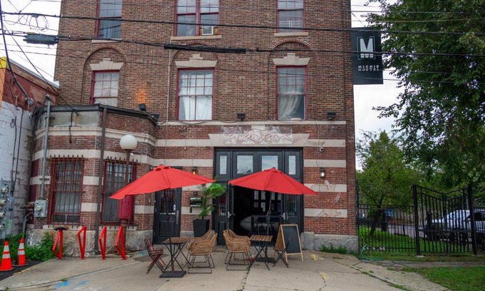West End Apartment | Michie Hostel