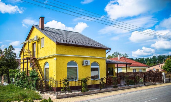 Tiszakecske Apartment | Mickey's Thermal Apartments