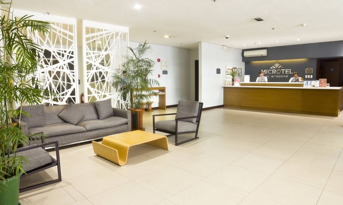 Bagumbayan Hotel | Microtel by Wyndham Acropolis