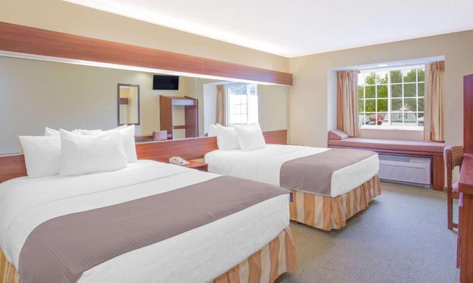 Sutton Hotel | Microtel Inn and Suites Gassaway