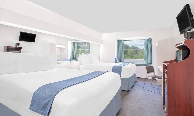 Broken Bow Hotel | Microtel Inn by Wyndham Broken Bow