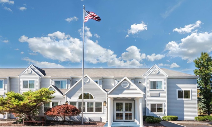 Fishers Hotel | Microtel Inn by Wyndham Victor/Rochester