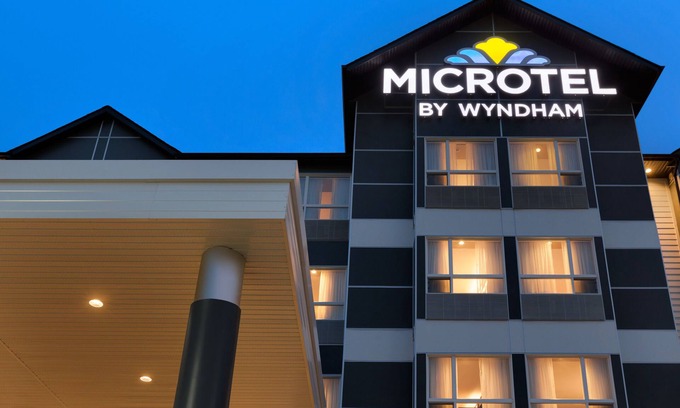 Whitecourt Hotel | Microtel Inn & Suites By Wyndham Whitecourt