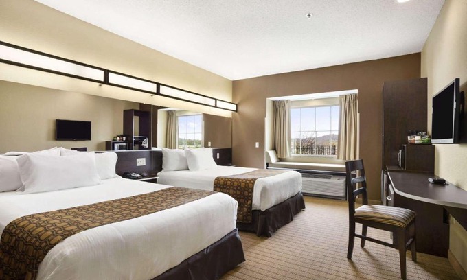 Cambridge Hotel | Microtel Inn & Suites by Wyndham Cambridge