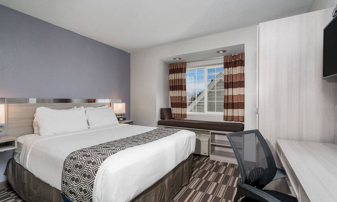 Rochester Hotel | Microtel Inn & Suites by Wyndham Rochester North Mayo Clinic