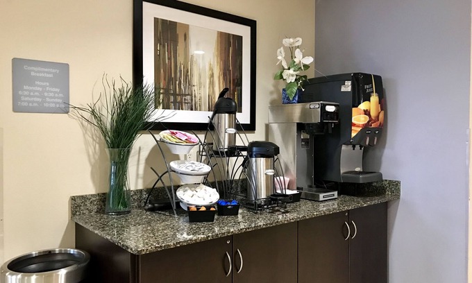 Elkhart Hotel | Microtel Inn & Suites by Wyndham Elkhart