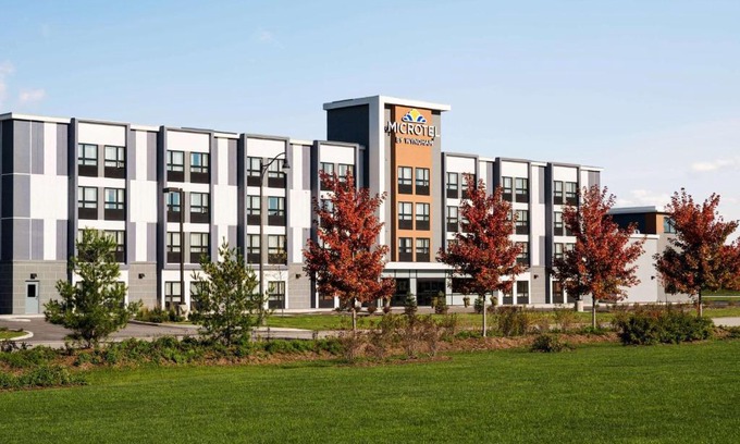 Aurora Hotel | Microtel Inn & Suites by Wyndham Aurora