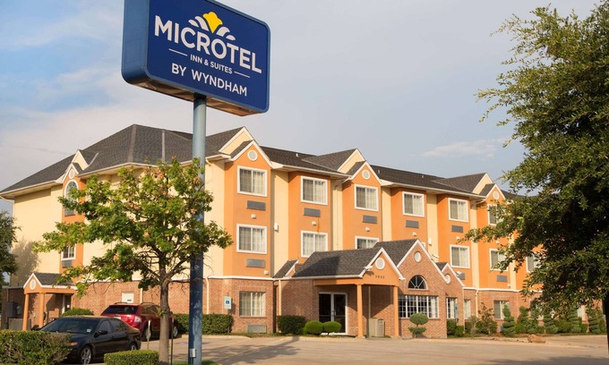 Garland Hotel | Microtel Inn & Suites by Wyndham Garland/Dallas