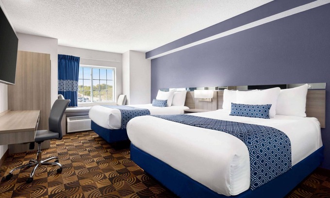 Lincoln Hotel | Microtel Inn & Suites by Wyndham Lincoln