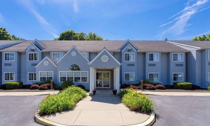 Bethel Hotel | Microtel Inn & Suites by Wyndham Bethel/Danbury