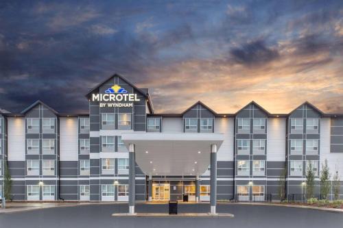 Fort McMurray Hotel | Microtel Inn & Suites by Wyndham Fort McMurray