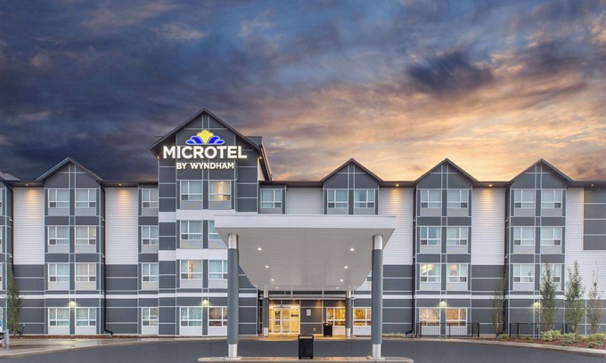 Fort McMurray Hotel | Microtel Inn & Suites By Wyndham Fort Mcmurray