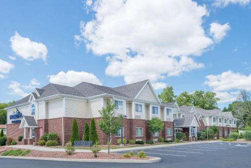 Chili Center Hotel | Microtel Inn & Suites Chili/Rochester