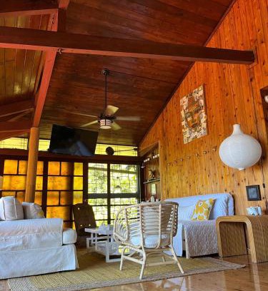 Estate Contant Apartment | Mid-Century: Caribbean Style