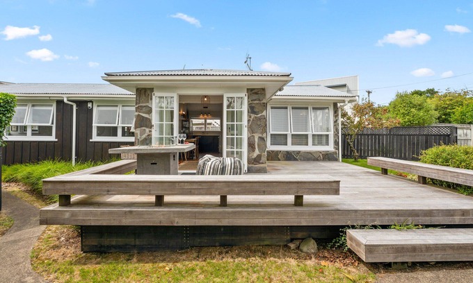 Rainbow Point House | Mid-Century Charm - Taupo Holiday Home