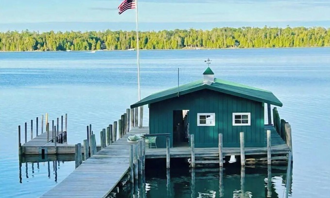 Cedarville Cottage | Mid-Century Lakefront Cottage