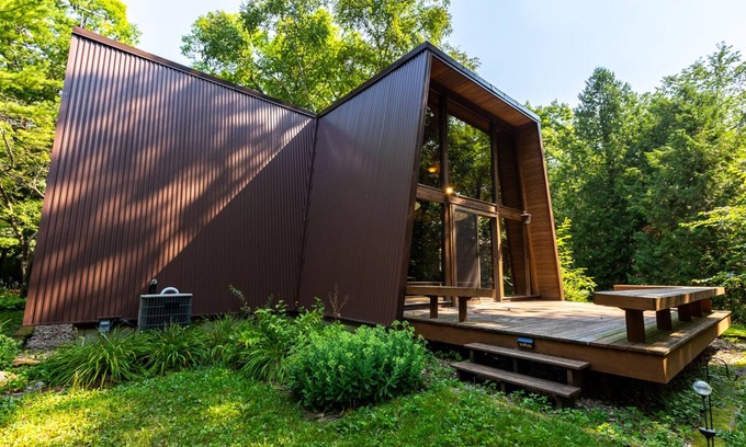 Whitewater House | Mid-Century Masterpiece on Secluded 18-Acre Woods