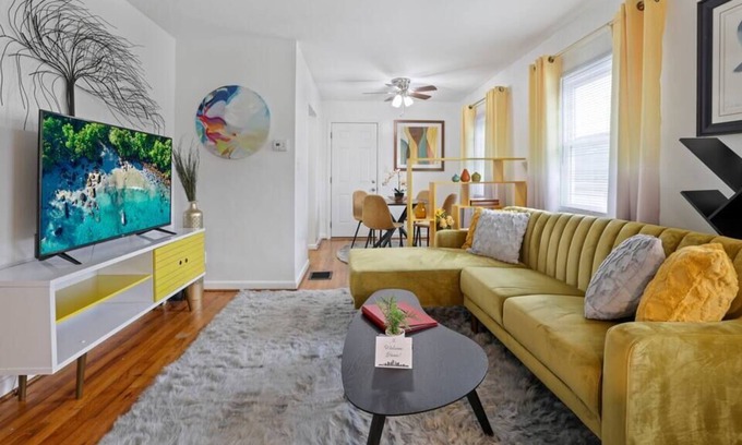 Columbus House | Mid-Century Masterpiece! 5 Min to Airport & Downtown!