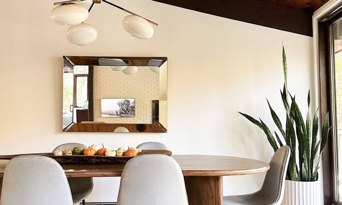 Lewisboro House | Mid- Century Modern getaway - only 1hr from the city!