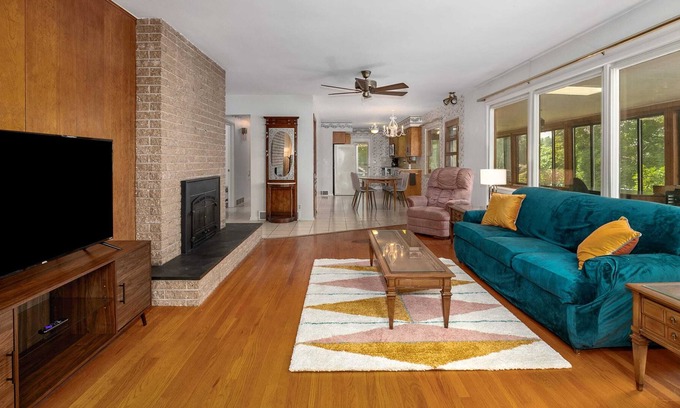 Bradley House | Mid Century Modern Lake Home on Duncan Lake