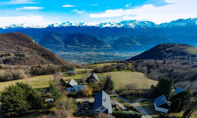 Saint-Bernard Apartment | Mid-range mountain apartment with breathtaking views of the Alps