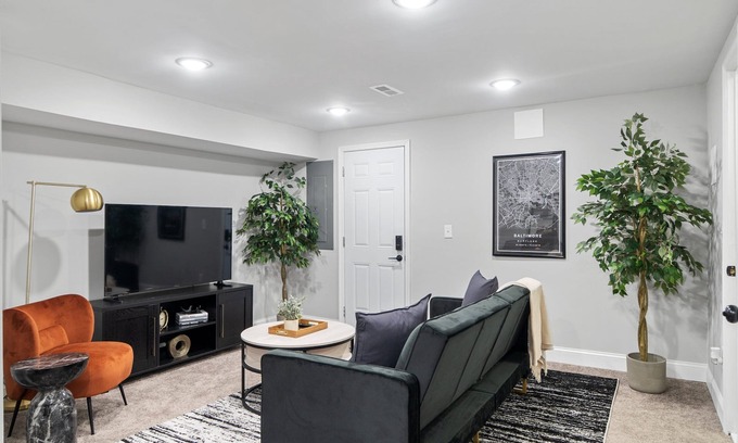 Mondawmin Apartment | Midcentury Guest Suite w/King Size Bed - 10 min from Ravens and Orioles!