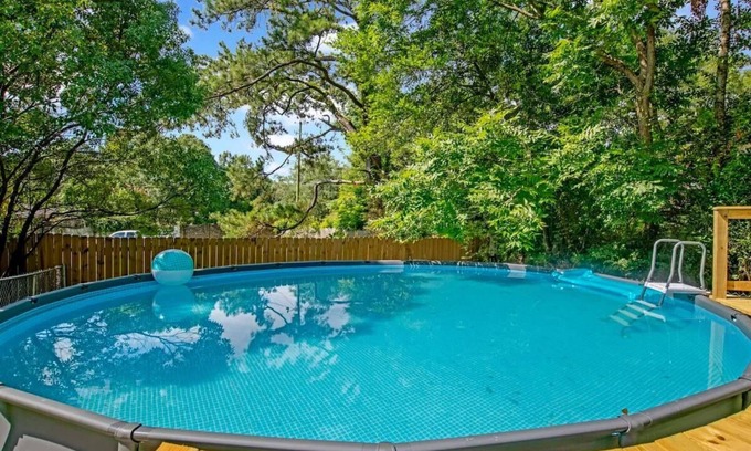 Mobile House | Midcentury Modern-Hot Tub & Pool- Retro Retreat