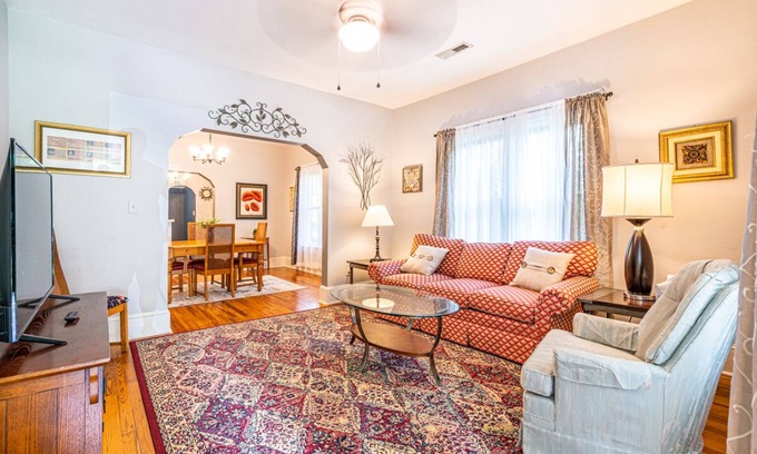 Decatur House | Middleton Cottage in Historic District