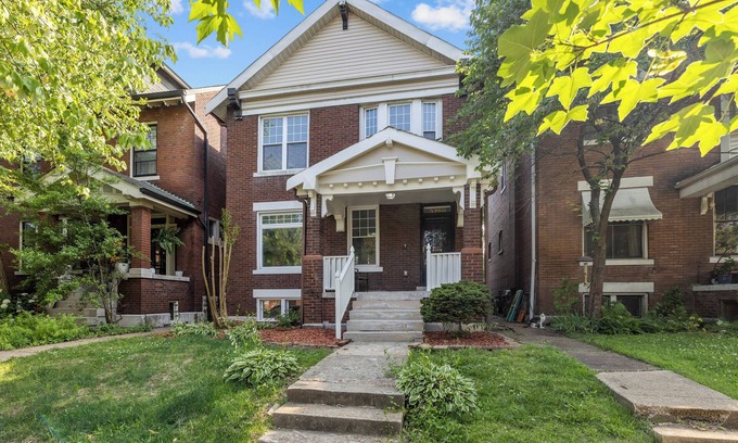 St. Louis House | Midterm Rental* 1 Mi from Wash U* Pet Friendly
