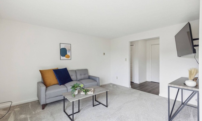 Parma Apartment | Midtown 3603 I Cozy & Comfy I Free Parking