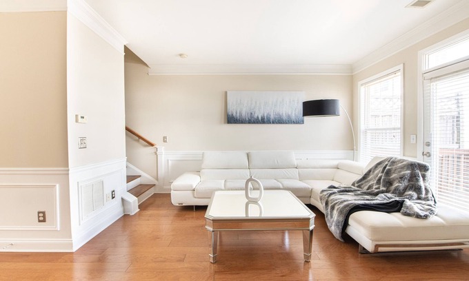 Atlantic Station Area House | Midtown/Atlantic Station 3 Bedroom Luxury Townhouse- Free Parking- Fast Wifi