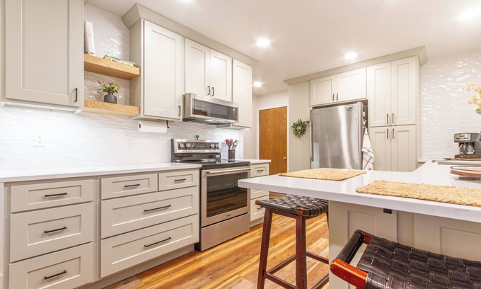 Dubuque House | Midtown Comfort & Convenient home - 3 bedrooms in Dubuque