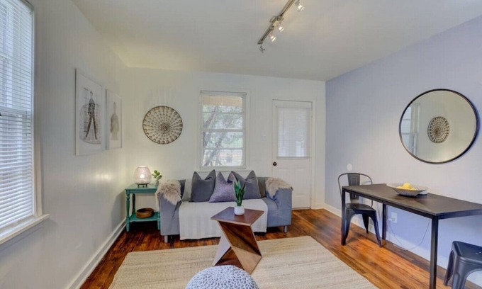 Midtown Apartment | Midtown Cottage walk to Overton Square!