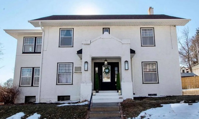 Midtown House | Midtown Mansion Close to Old Market, CHI, Blackstone, Midtown and more!
