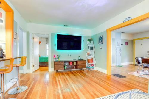 New Era Park House | Midtown Oasis w BBQ Deck Games and Artistic Vibes