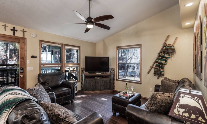 Ruidoso Cabin | Midtown Riverfront 1 | Pet-Friendly, Hot Tub