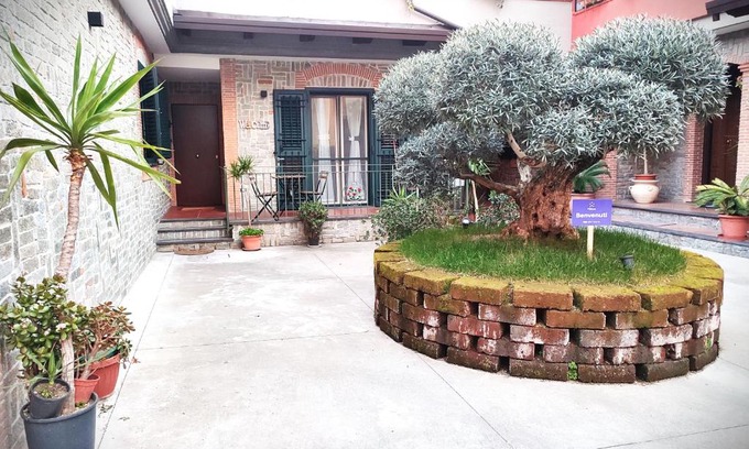 Sant'Egidio del Monte Albino Apartment | Midway House Italy Apartment
