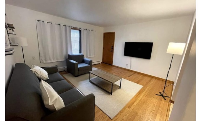 West Elsdon Apartment | Midway Airport Cozy Home