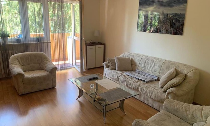 Krakow Apartment | Mieszkanie 3 pokoje z balkonem i parkingiem