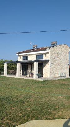 Paralia Dionysiou Cabin | MiK & LENA