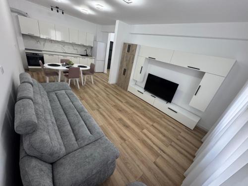 Corunca Apartment | Milan Luxury Apartaments XIII#Tudor