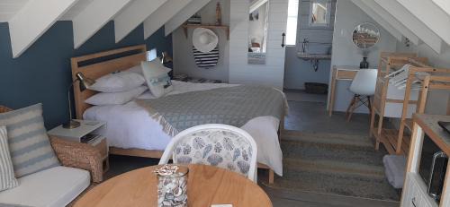 Paternoster Apartment | Milk Thistle Loft & Studio apartments