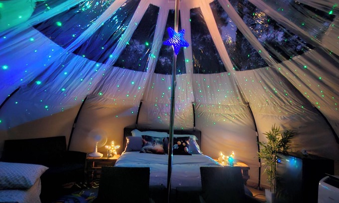 Conroe Cabin | Milky Way with AC and WiFi, glamping near Houston