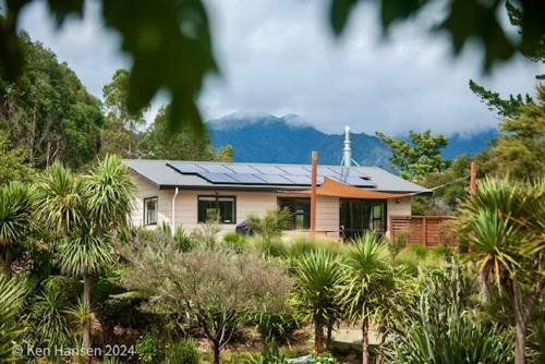 Kaimarama House | Mill Creek Cottage