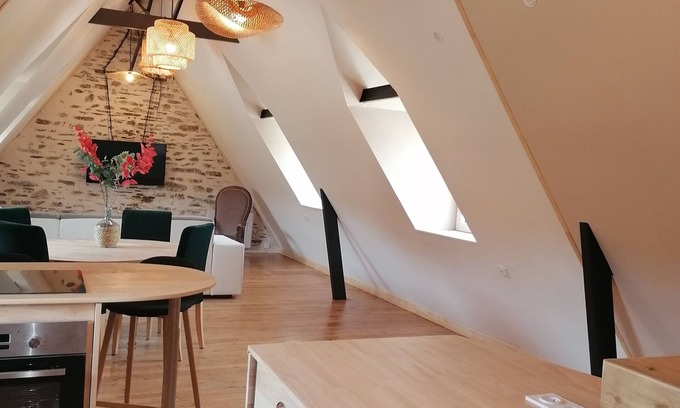 La Roche-Maurice Apartment | Mill, pond, 20 min from the sea, ideal for a family of 4 to 6 people.